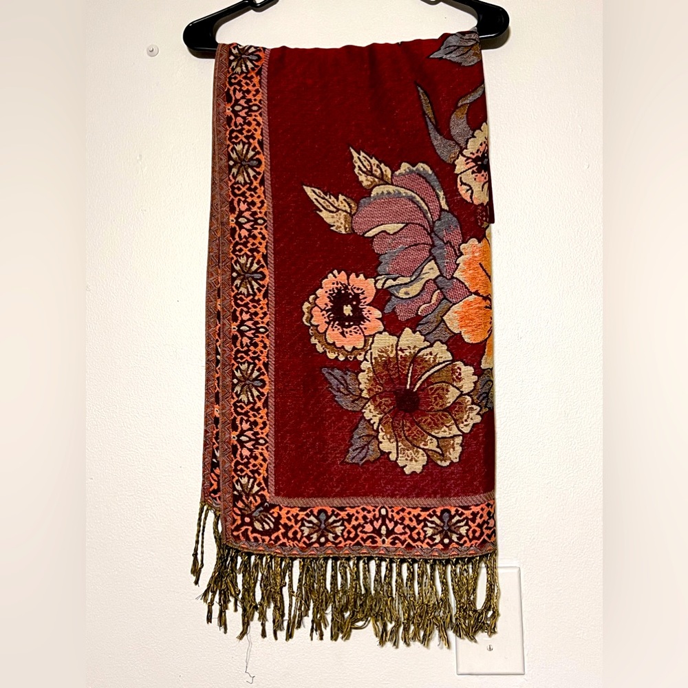 Reversible Pattern Shawl Scarf Wrap Red/Cream and Black